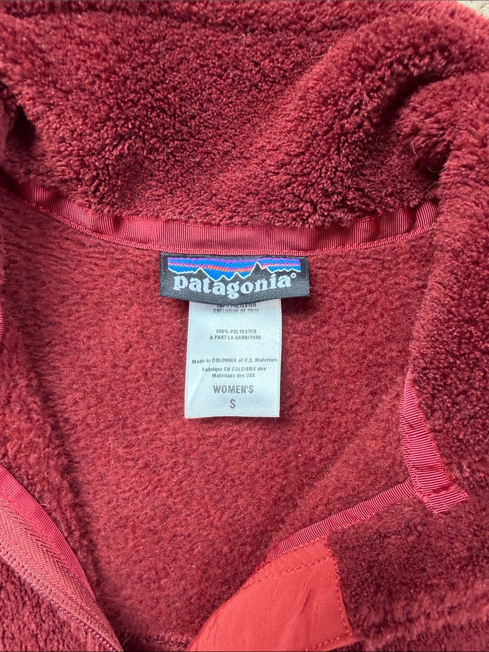 Patagonia Women’s Burgundy Zip-Front Fleece Pullover - Picture 2 of 6